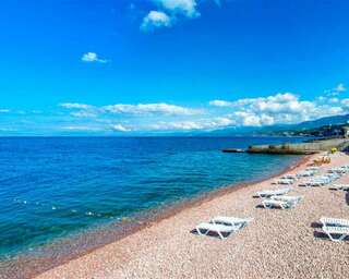 Гостиница Пеликан Алушта-1